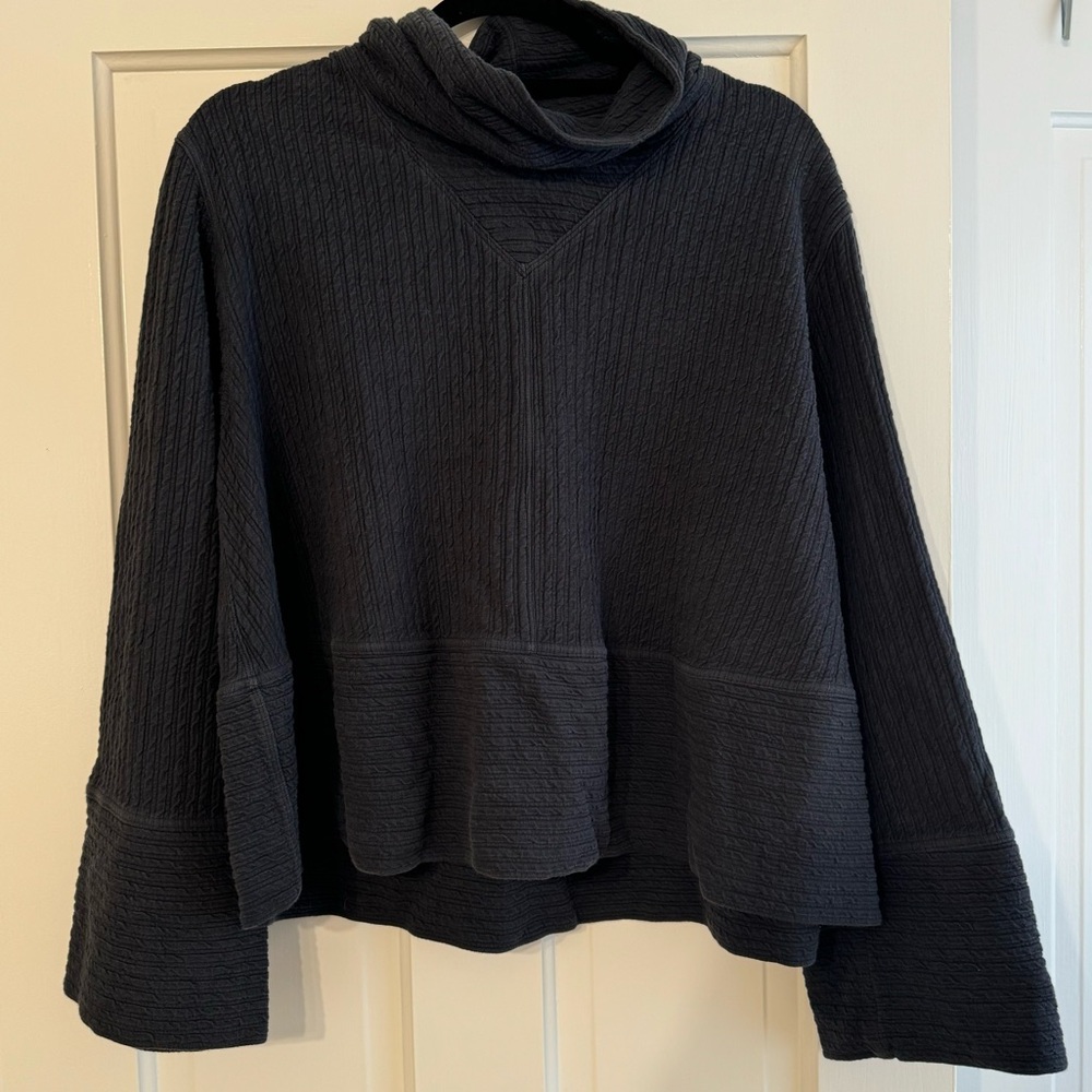 Lululemon pullover sweatshirt loose turtleneck